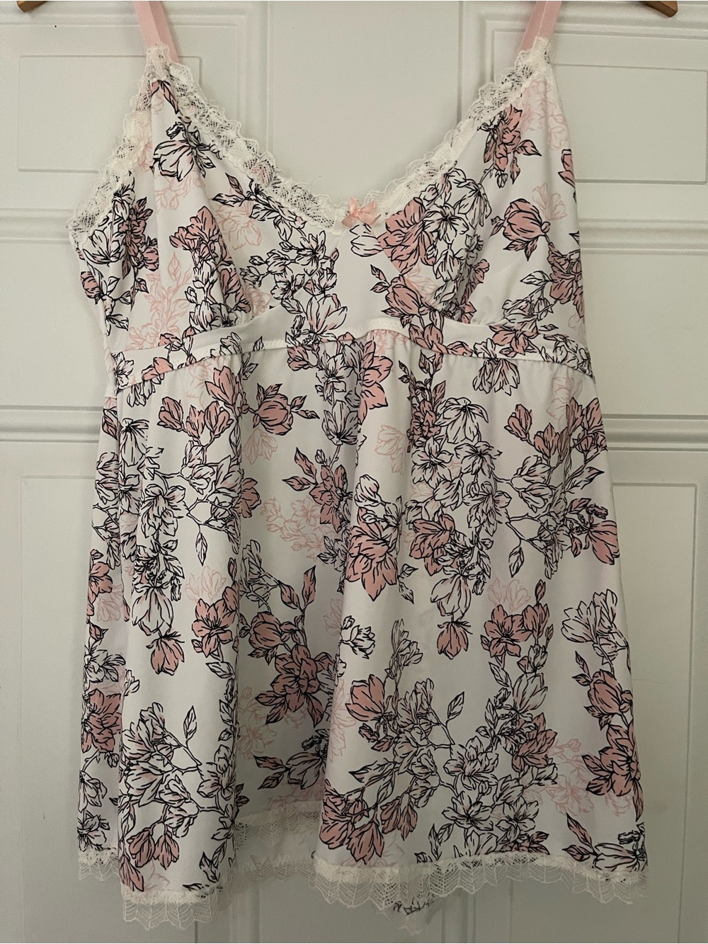 [DONATING TUESDAY] Marilyn Monroe White Satin Floral Camisole
